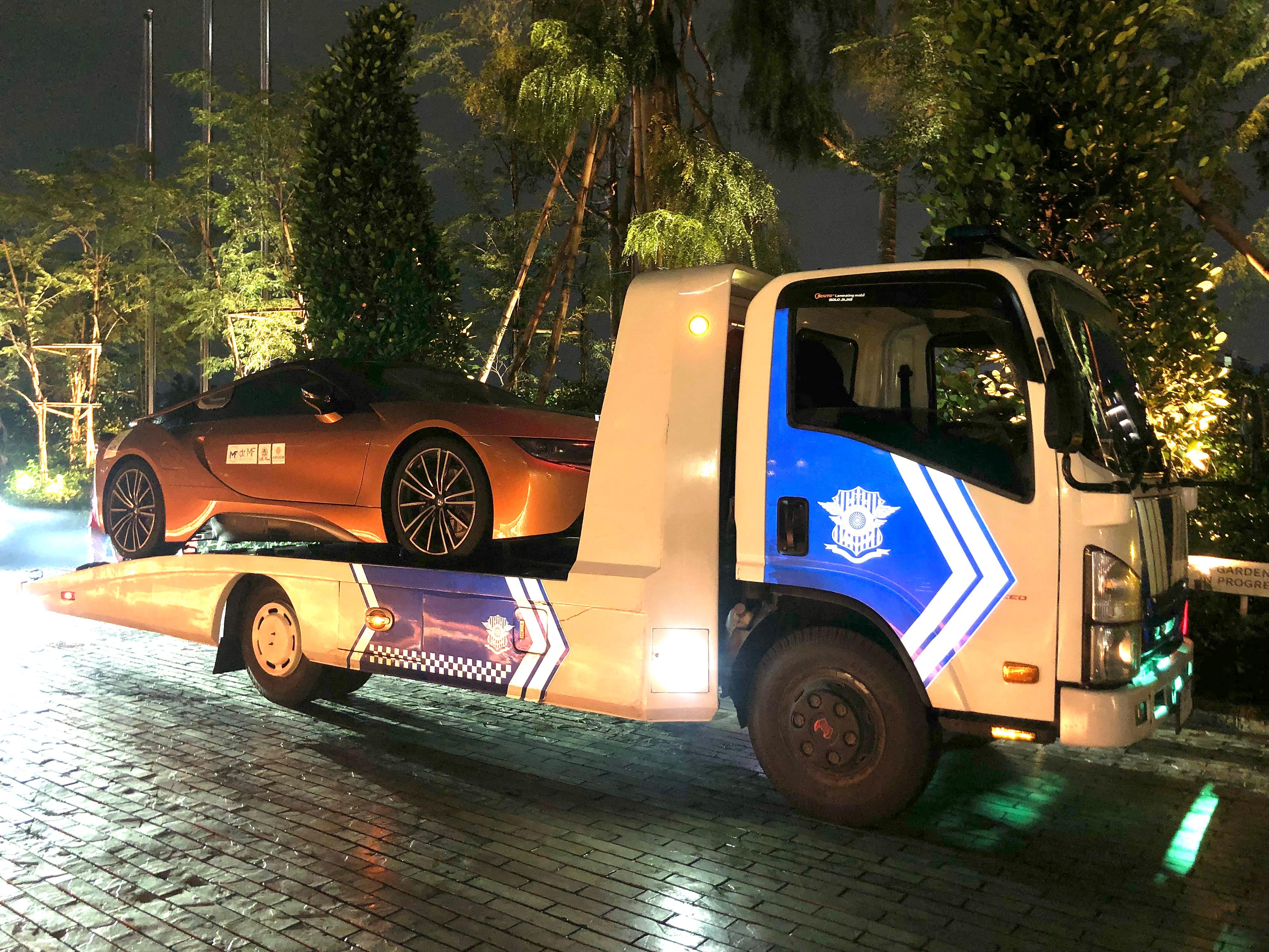 jasa towing mobil solo siap 24 jam